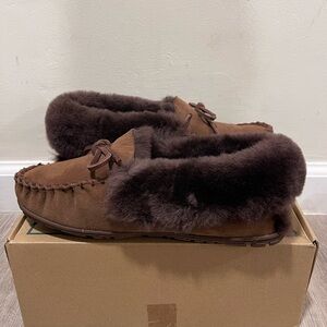 LL.Bean Wicked Good Genuine Shearling Moccasin Slipper Women Size 8